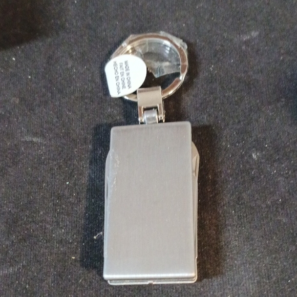 6 In 1 Multi Tool Key Chain - Picture 3 of 4
